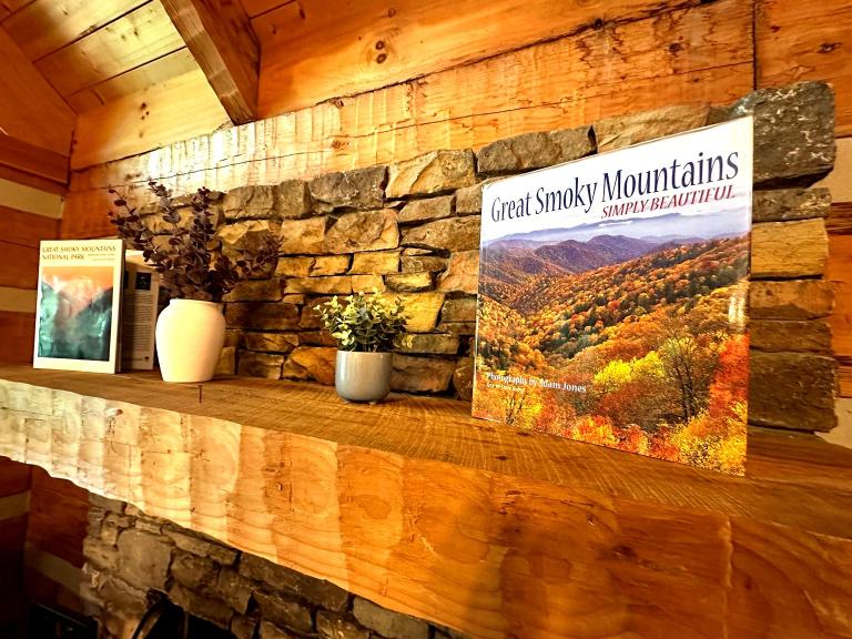 Why a Cabin Stay Is the Best Way to Experience the Smokies in Fall & Winter